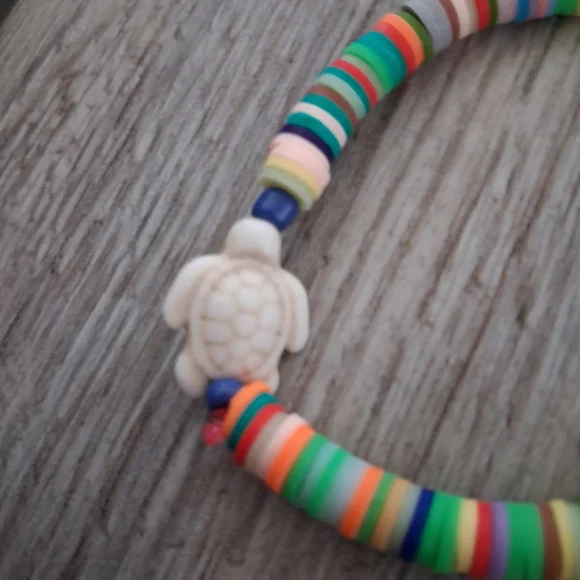 Colorful Clay Beaded Stretchy Bracelet with Turtle Charm - Picture 2 of 3